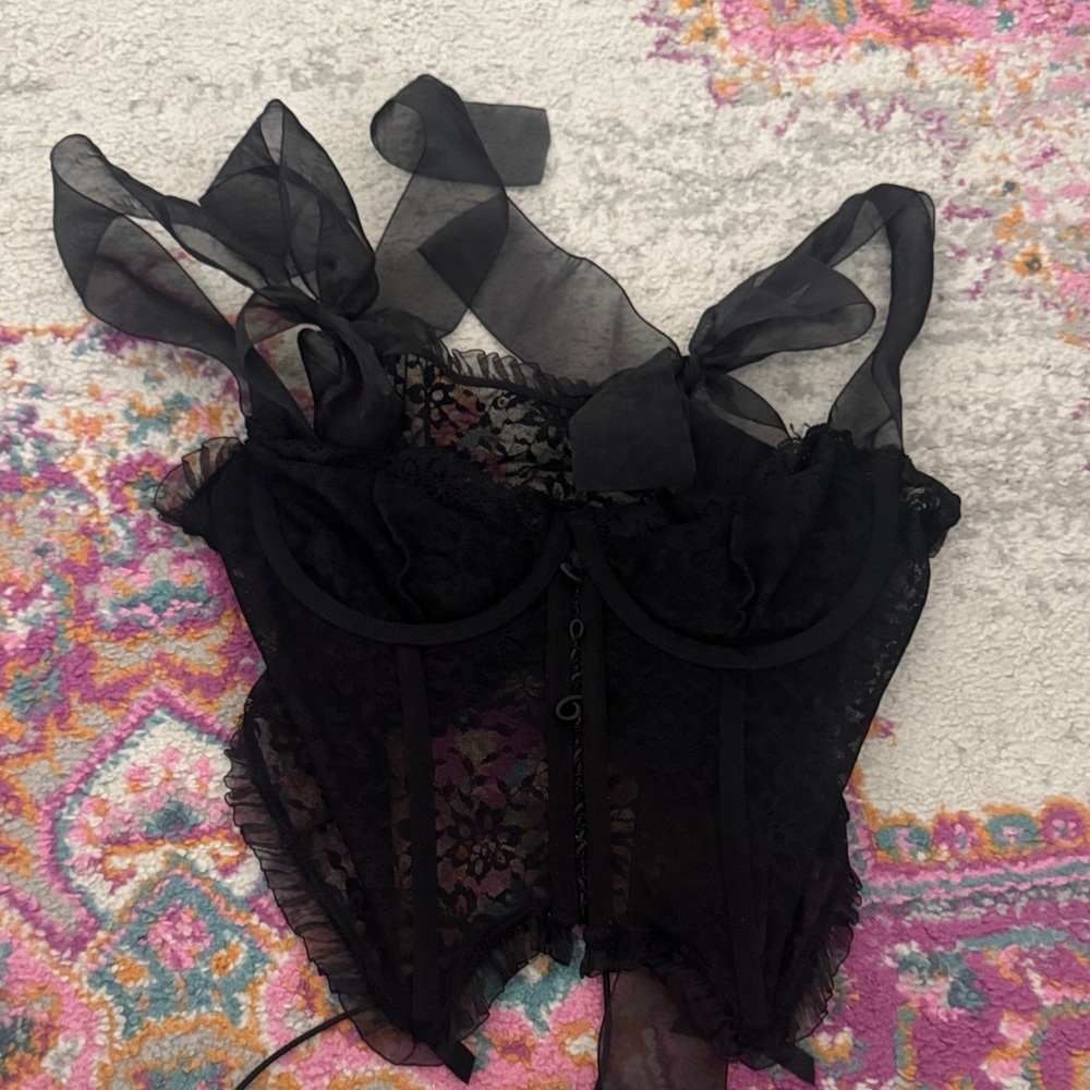 Elegant Black Lace Bustier
